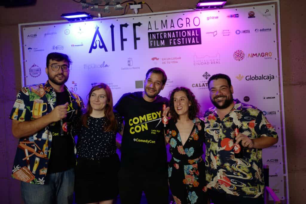 El humor y el “Mucho Ruido” invaden al público en el octavo día del Festival Internacional de Cine de Almagro 1 El humor y el “Mucho Ruido” invaden al público en el octavo día del Festival Internacional de Cine de Almagro - Cómicos en photocall