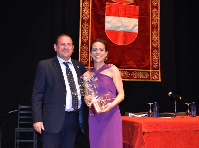 violeta-zapata-pregonera-feria-mayo-2023-puertollano.jpg