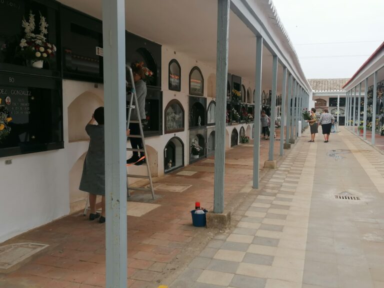 Almagro cumple con la tradición del día de Todos los Santos y Difuntos