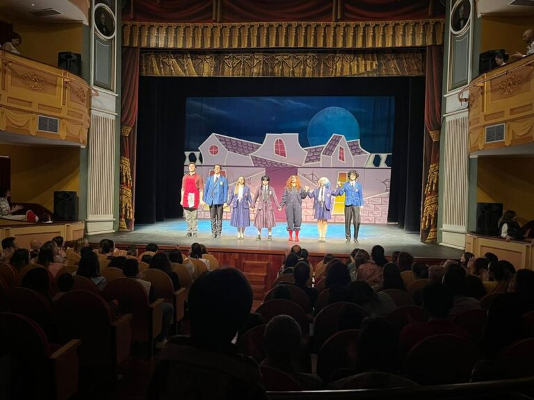 Miércoles de la Factoría Diversity: Un Musical Oscuro y Divertido en el Teatro Municipal de Almagro