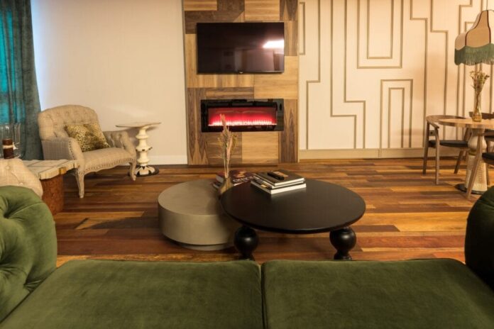 La familia Hervás amplía sus negocios con nuevo hotel cuatro La familia Hervás amplía sus negocios con un hotel de cuatro estrellas Infinitvm en la calle Mayor de Sigüenza