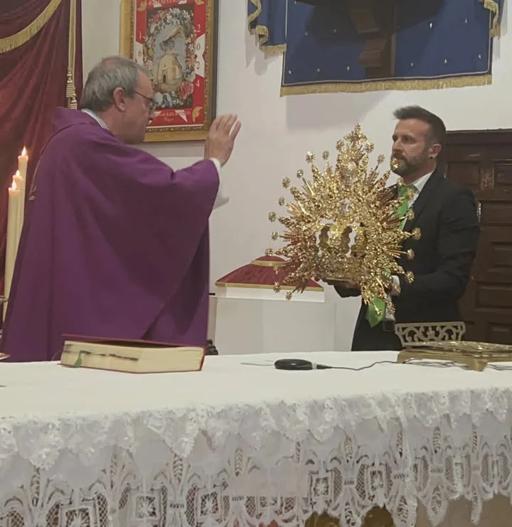 La Virgen de la Esperanza de Almagro recibe nueva corona y puñal de plata y oro - 470685313 652378760449474 6520714154394609386 n