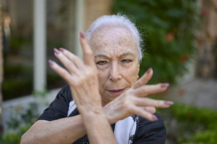 Cristina-Hoyos-expresa-su-emocion-y-agradecimiento-por-el-Premio.jpg