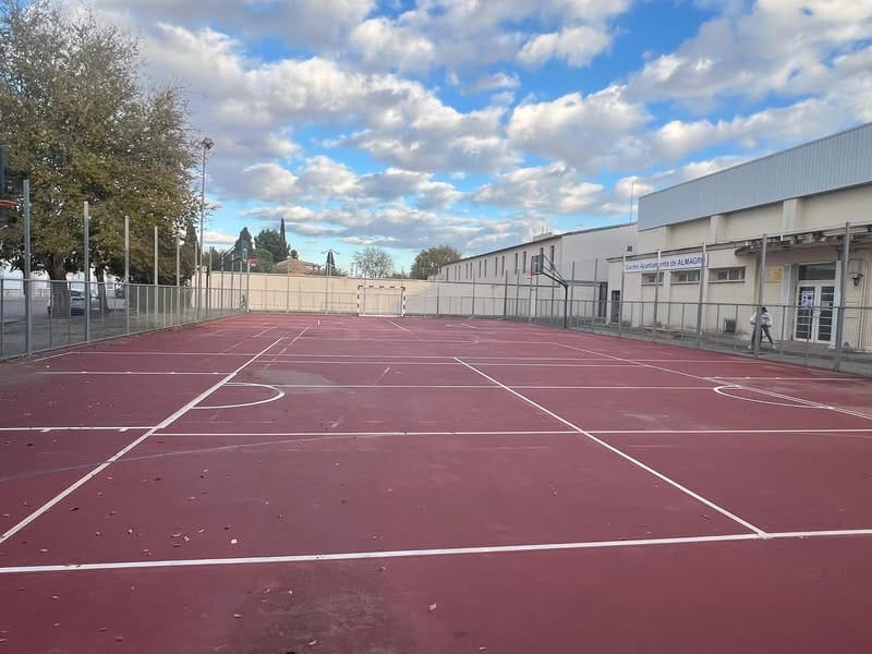 El pabellón José Manuel Roldán se renueva con canchas mejoradas y nuevas instalaciones - 586517143 912007441153270 5669984166821077173 n