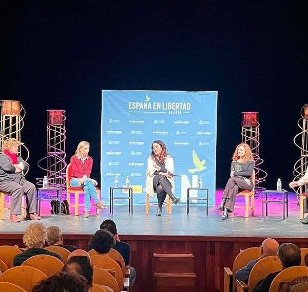 Encuentro en Almagro: Mujeres que Forjaron Democracia e Igualdad