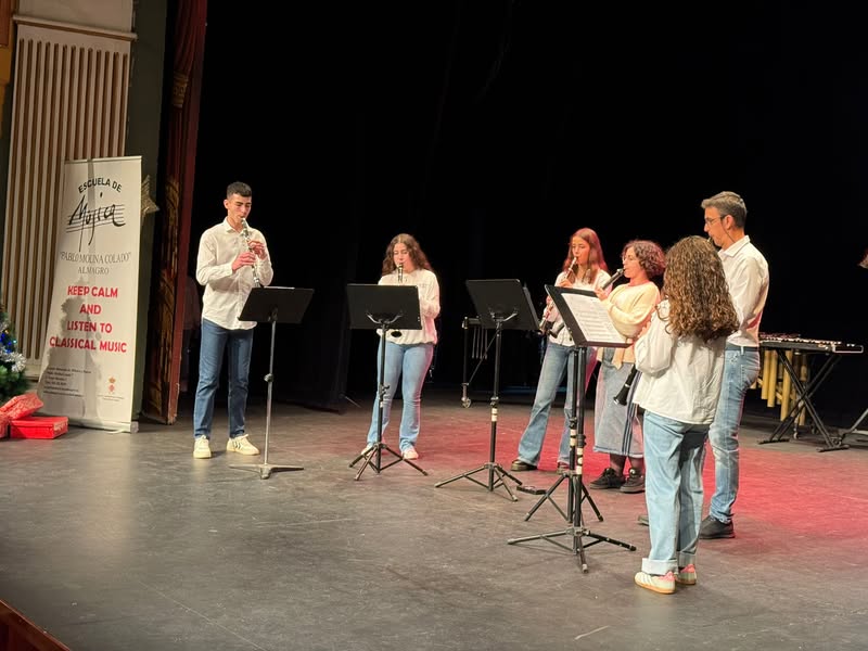 Navidad en Almagro: Villancicos, Ritmo y Sonrisas en el Teatro Municipal - 603078797 933875552299792 6432726319592827531 n