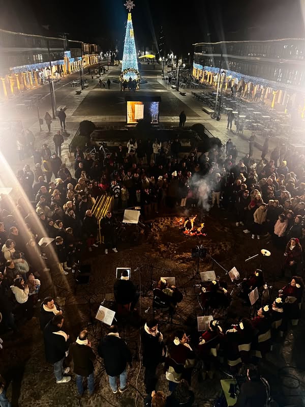 Villancicos Rocieros Calientan la Noche Navideña en Almagro - 606582328 18235125964305421 1706528459252190998 n