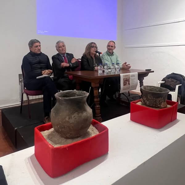 El alcalde de Almagro busca exhibir hallazgos arqueológicos de Bocapucheros en la ciudad. 1 El alcalde de Almagro busca exhibir hallazgos arqueológicos de Bocapucheros en la ciudad. - 623366873 963565185997495 911003712377075143 n