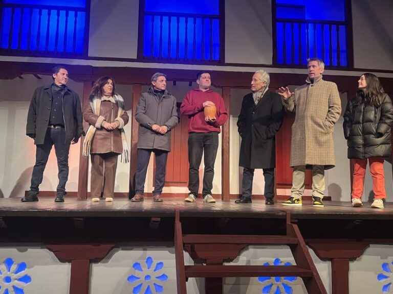 Fundación Siglo de Oro: Entrega solidaria y teatro en Almagro