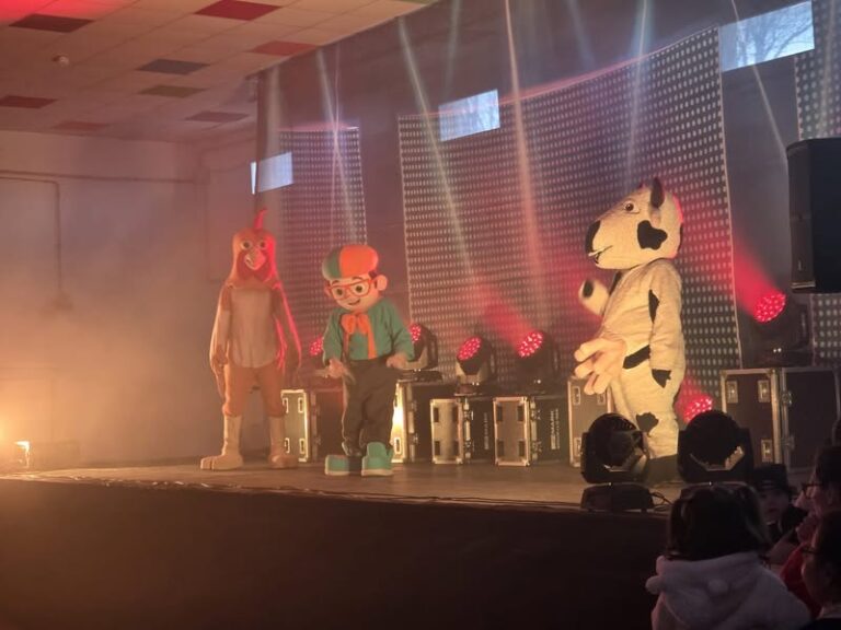 Espectáculo Infantil «Las Guerreras K-Pop» Conquista el Carnaval en El Silo