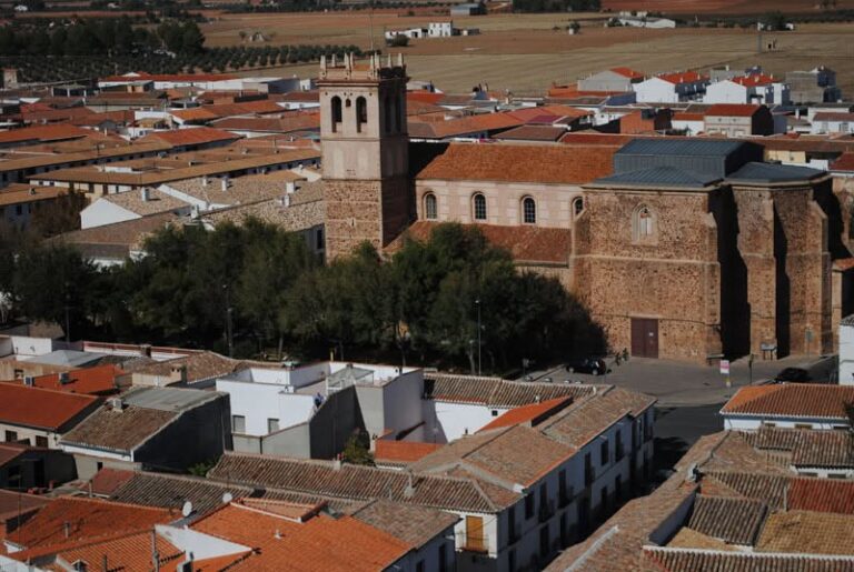 Propuesta de Rehabilitación para Convertir la Antigua Universidad del Rosario en Espacio Cultural