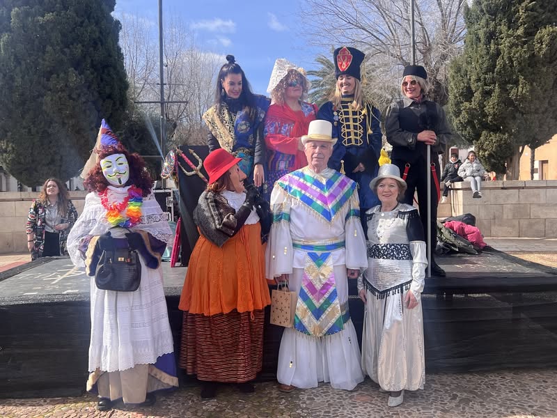 Carnaval de Almagro: Homenaje a Comparsas en la Plaza Mayor 1 Carnaval de Almagro: Homenaje a Comparsas en la Plaza Mayor - 636140756 978742947813052 4115434098945401011 n