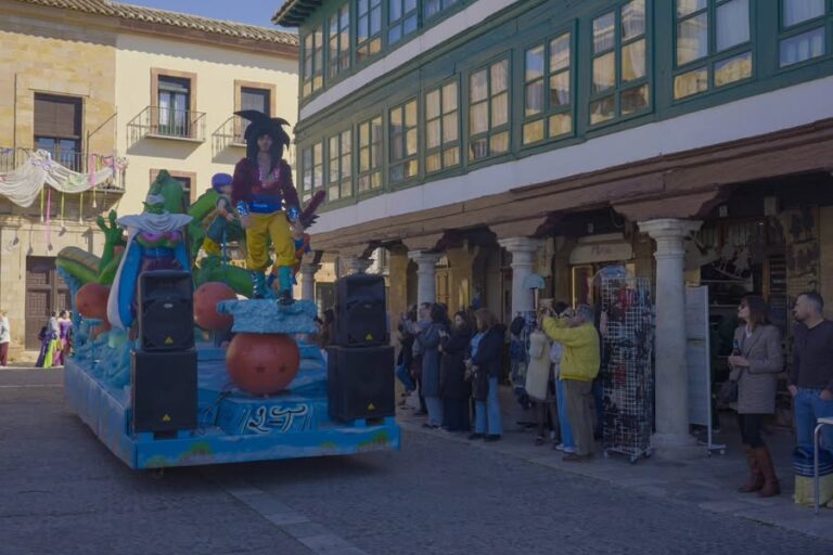 Desfile de Carrozas y Comparsas Ilumina Almagro con Color y Alegría