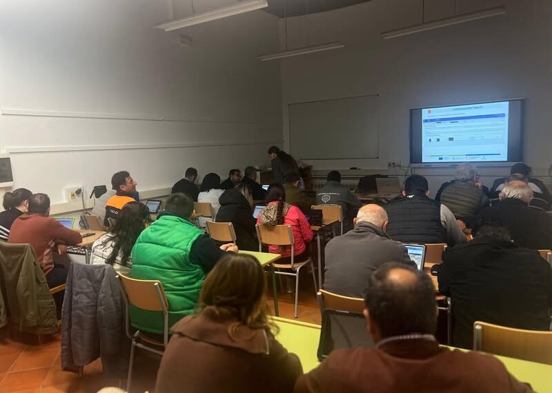 Curso de Competencias Digitales Impulsa el Sector Agrario en la Universidad Popular