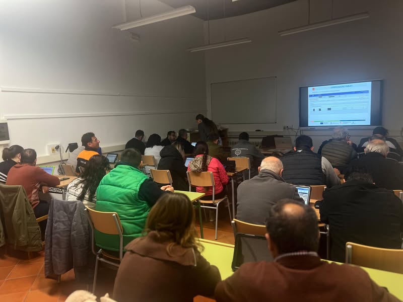 Curso de Competencias Digitales Impulsa el Sector Agrario en la Universidad Popular - 648169475 993490293004984 1179195329355332226 n