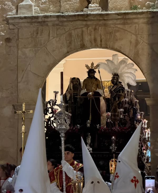 Proceso de Jesús de la Humildad recorre Almagro en Martes Santo 1 Proceso de Jesús de la Humildad recorre Almagro en Martes Santo - 657703034 18246524530305421 5540800675157049704 n.webp