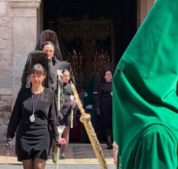 Emotiva Procesión del Hambre en Almagro: Saetas y Aplausos en Viernes Santo