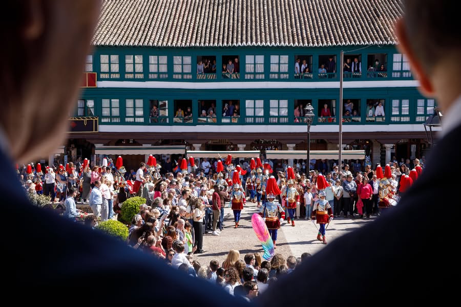 El "Caracol" de Almagro deslumbra en la Semana Santa regional con 200 Armaos en desfile tradicional 1 El "Caracol" de Almagro deslumbra en la Semana Santa regional con 200 Armaos en desfile tradicional - 661090831 1017417800612233 553369170788597736 n