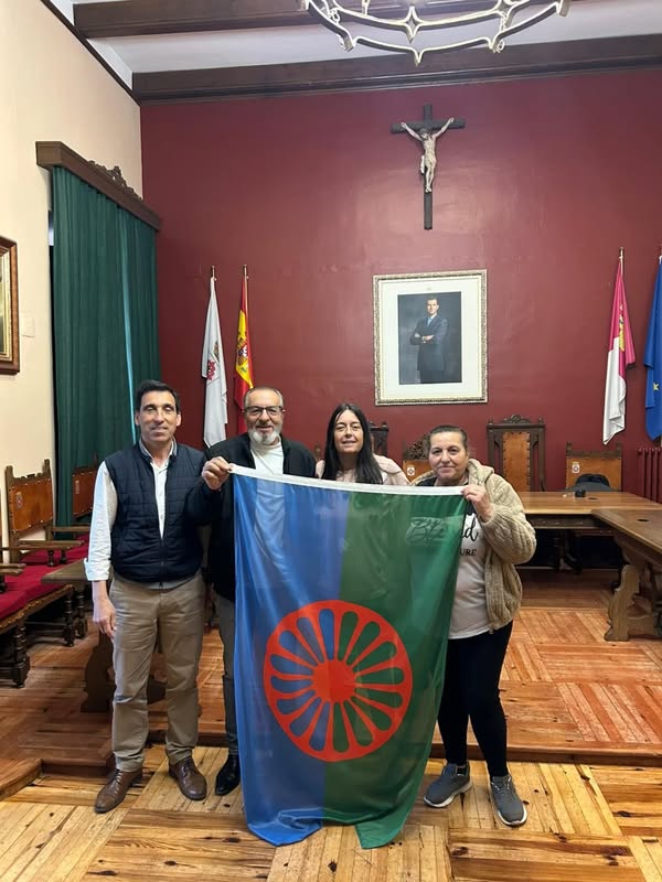 Almagro conmemora el Día Mundial del Pueblo Gitano con acto simbólico en el Ayuntamiento 1 Almagro conmemora el Día Mundial del Pueblo Gitano con acto simbólico en el Ayuntamiento - 662146447 18247466986305421 2031154953609739302 n.webp