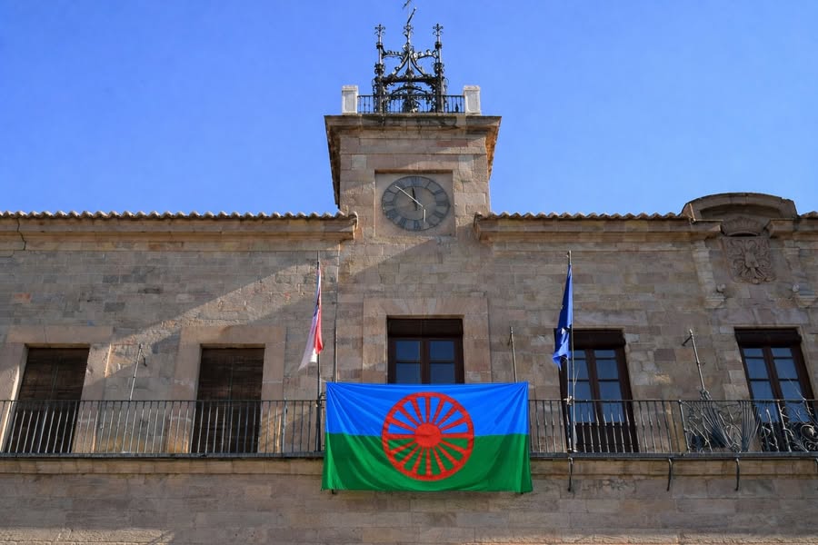 Celebración y Reconocimiento del Pueblo Gitano: 8 de Abril, Día de Identidad y Diversidad 1 Celebración y Reconocimiento del Pueblo Gitano: 8 de Abril, Día de Identidad y Diversidad - 667368294 1020254096995270 4258665926715015004 n