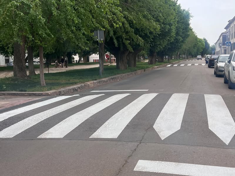 Mejoras Viales en Almagro: Nuevos Pasos Peatonales y Señalización - 677577384 1032036249150388 8545394965705828319 n