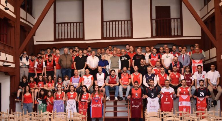 Celebración de 40 años de dedicación al baloncesto en Almagro