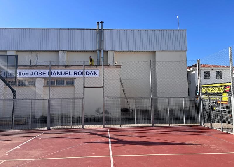 Mejoras en el Pabellón José Manuel Roldán: Impermeabilización de la Cubierta