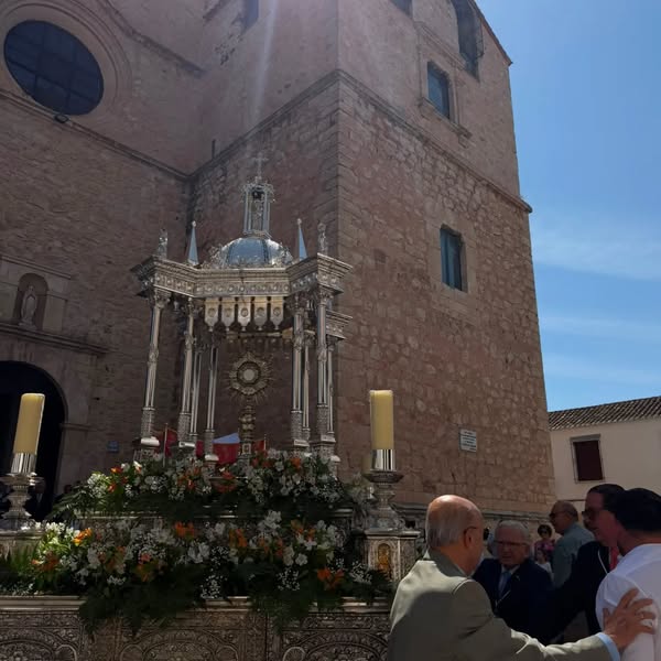 Almagro celebra el Corpus Christi con tradición, fe y color en sus calles. - 717477597 18254561986305421 7027804577644666142 n.webp