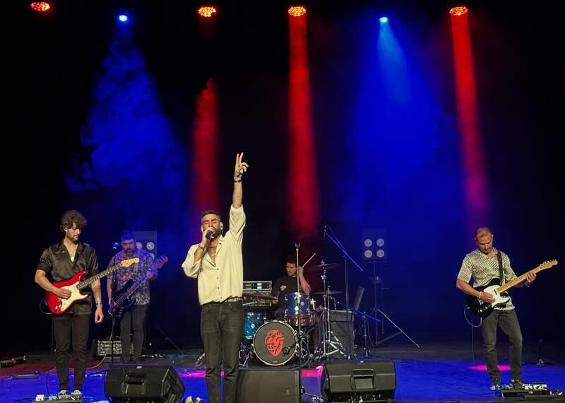 Vuelo Fidji emociona en Almagro con un concierto vibrante en el Teatro Municipal