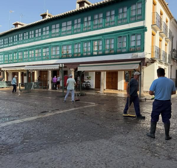 La Plaza Mayor de Almagro se engalana para dar la bienvenida al Festival Internacional