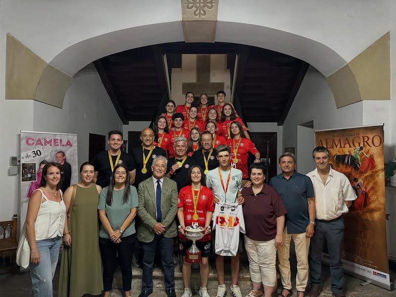 Almagro Celebra Dos Títulos Nacionales con Homenaje a Deportistas Locales - 727457388 18257205952305421 6266375475939496149 n
