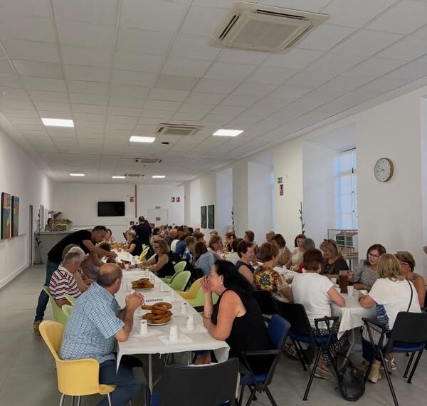 Desayuno de Fin de Curso en el Centro de Mayores de Almagro con Chocolatada