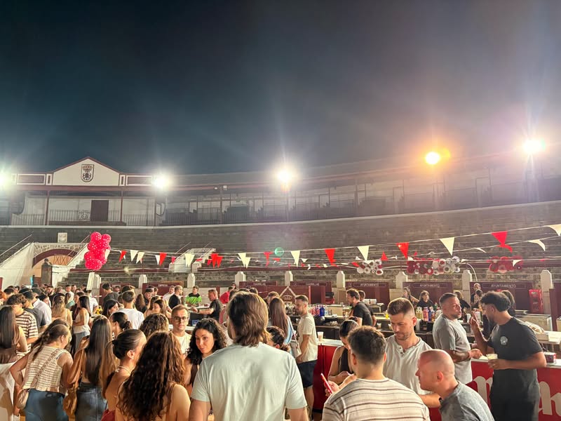 Éxito de la Primera Verbena de la Hermandad de la Soledad en la Plaza de Toros de Almagro