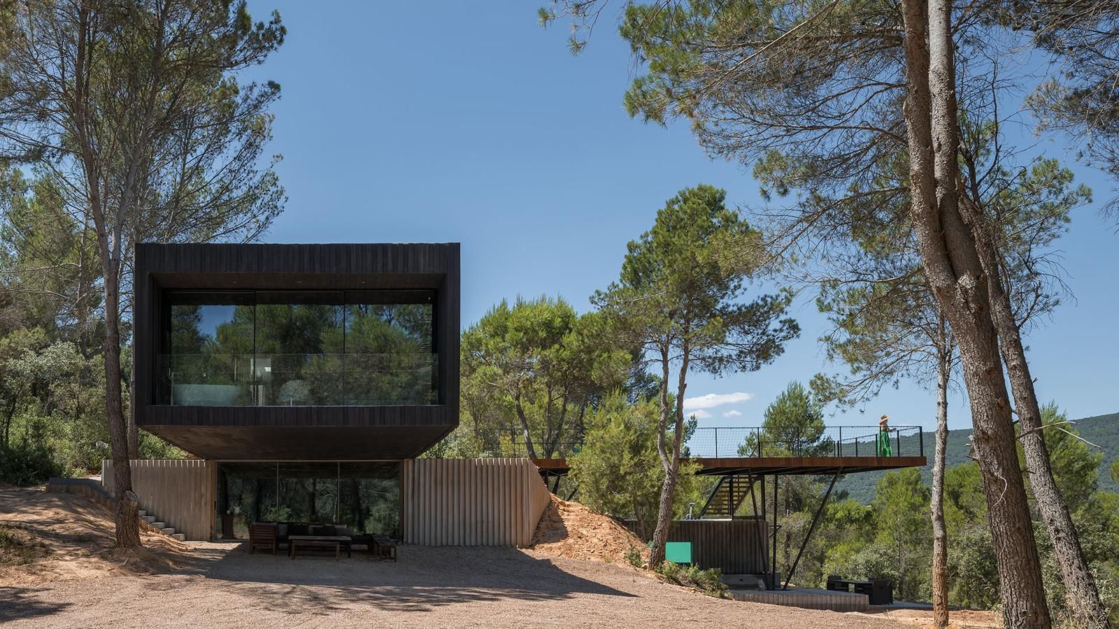 La Casa Embarcadero: Cuando la Arquitectura Abraza el Paisaje