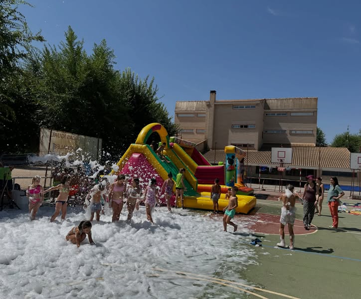 Fiesta Acuática Despide Éxitosamente la Escuela de Verano 2026 en Almagro